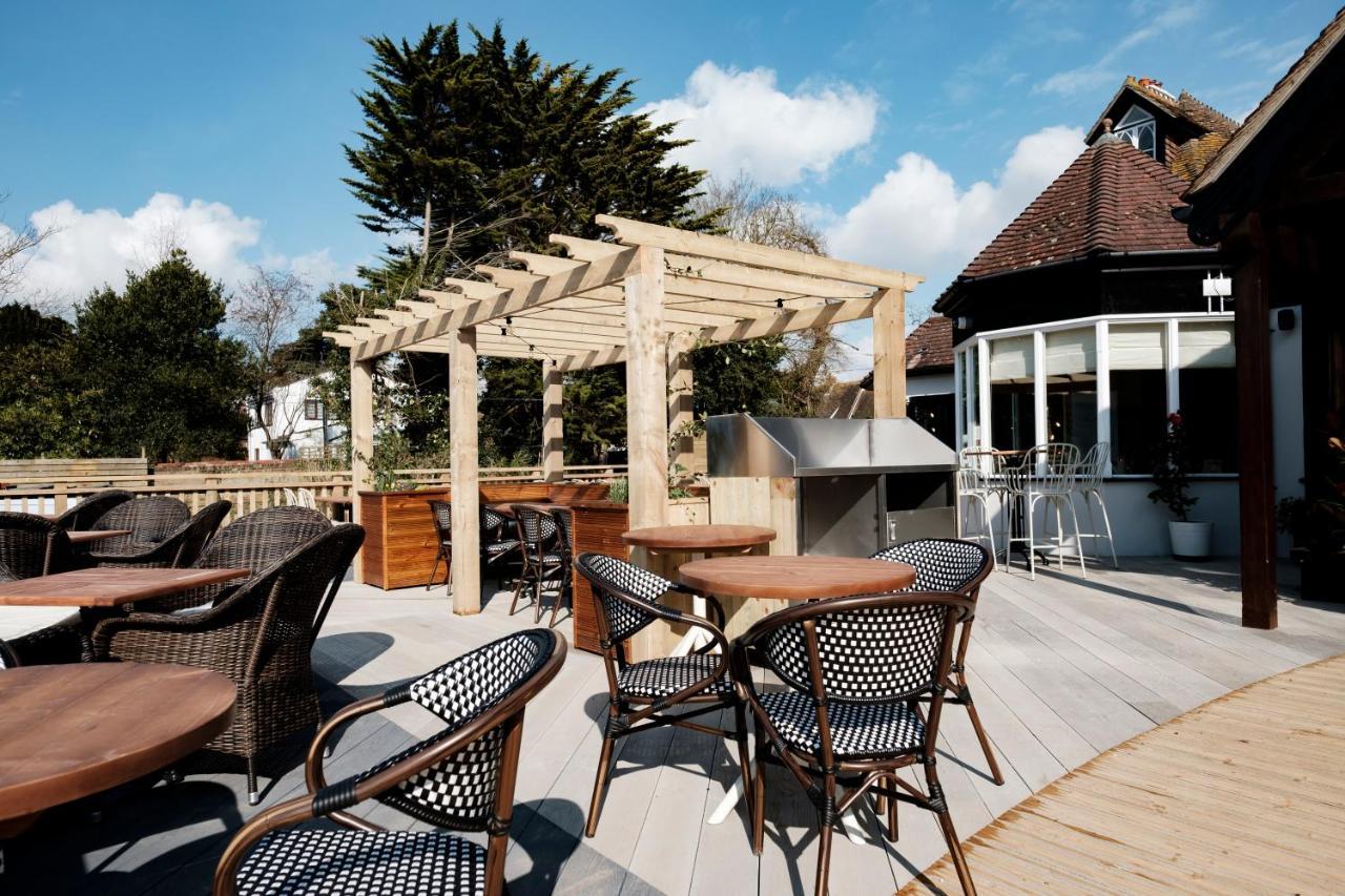 Bear Of Burton Hotel Christchurch  Exterior photo